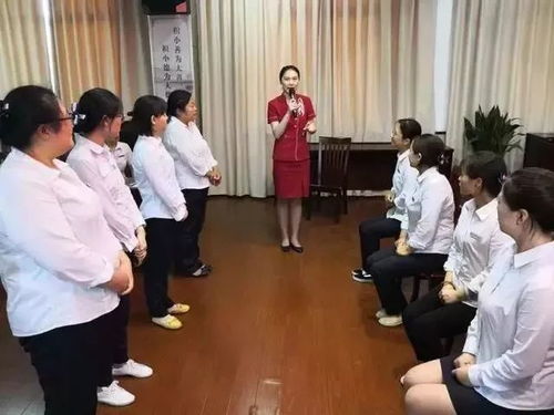 以禮儀之質(zhì)塑服務(wù)之形 長(zhǎng)江水務(wù)營業(yè)所舉辦首期“雙融”服務(wù)禮儀培訓(xùn)班側(cè)記